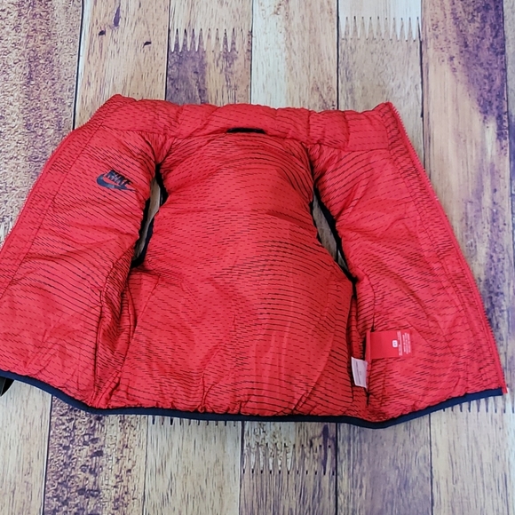 HOST PICK⭐️ 🥳 Nike Synthetic Fill Vest - Picture 5 of 7